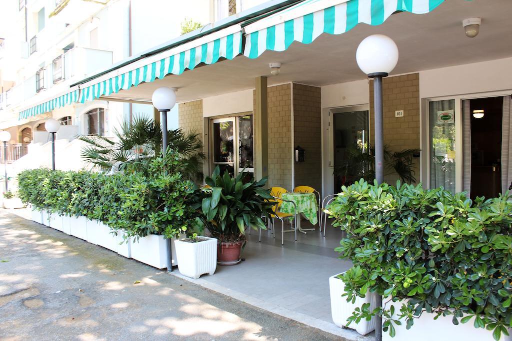 Hotel Leda Римини Экстерьер фото